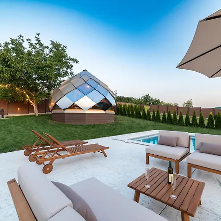 Coco House 别墅 Novi Ledinci